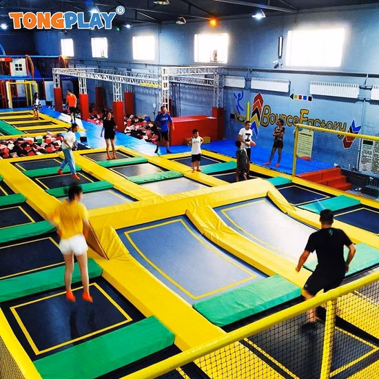 Percussion extérieure et intérieure jouer de la musique hôtel pelouse parc salle de conférence cérémonie de mariage